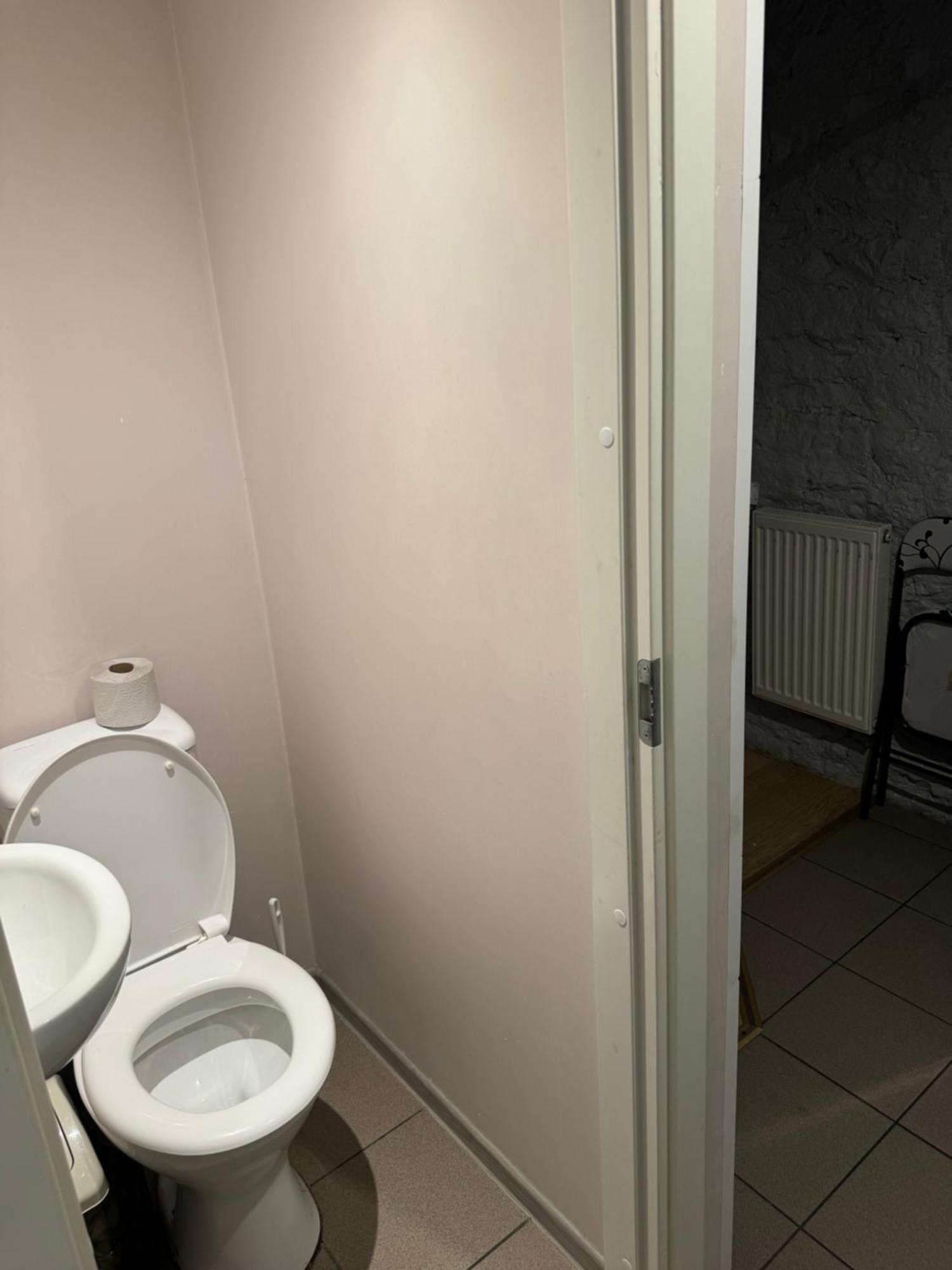 Sueda Hostel Tallinn Buitenkant foto